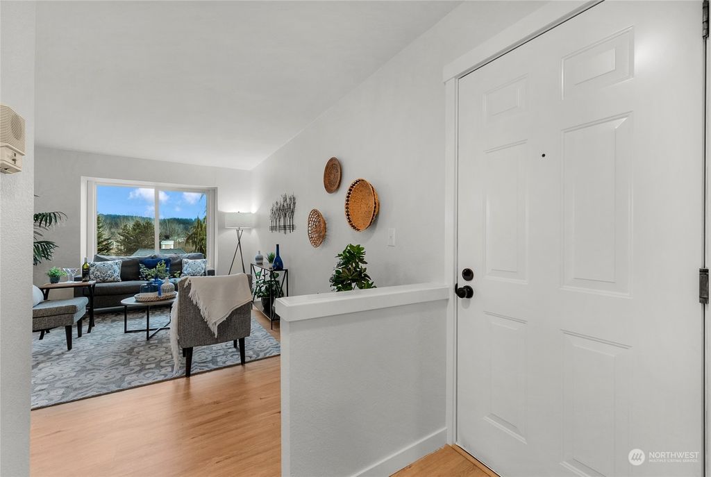 Photo of 12619 NE 170th Lane, Woodinville, WA 98072 (MLS # 2040485)