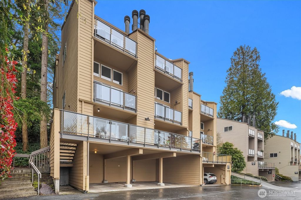 Photo of 2947 76th Avenue SE #91B, Mercer Island, WA 98040 (MLS # 2354901)