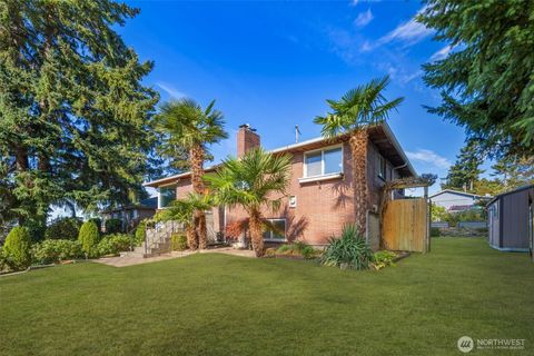 Photo of 1212 S 230th Street, Des Moines, WA 98198 (MLS # 2446163)