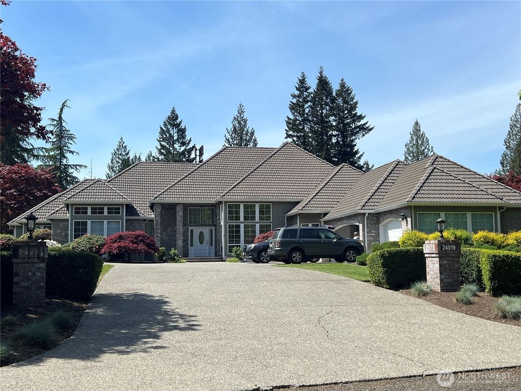 Photo of 24019 SE 243rd Street, Maple Valley, WA 98038 (MLS # 2519404)