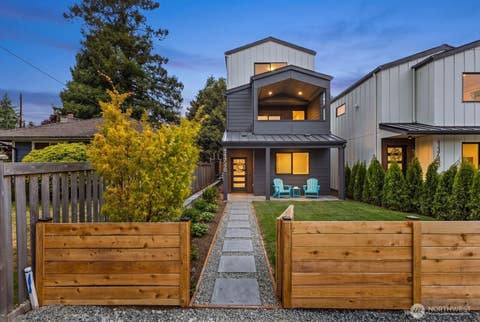 Photo of 11748 Dayton Avenue N, Seattle, WA 98133 (MLS # 2566181)