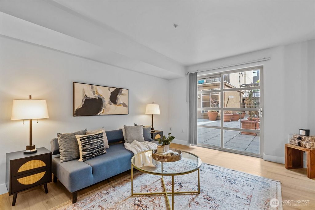 Photo of 118 107th Avenue NE #B101, Bellevue, WA 98004 (MLS # 2438253)