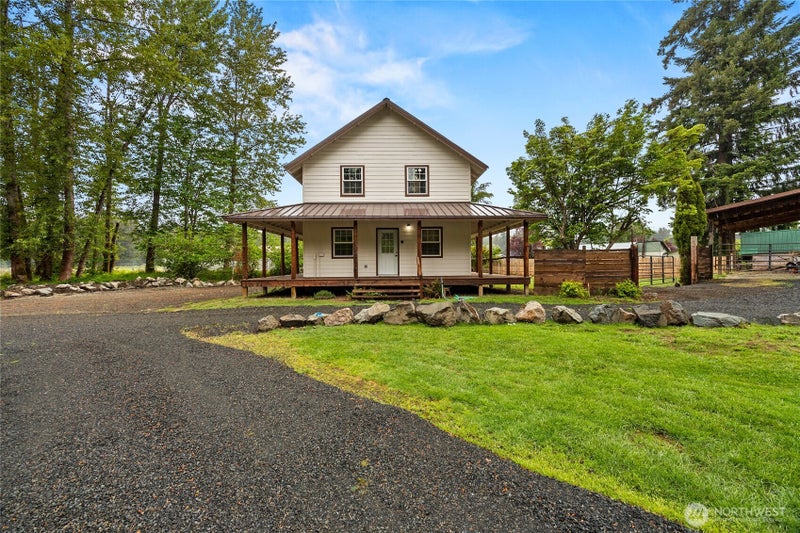 126 Tahoma Street W