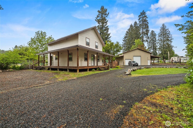 126 Tahoma Street W