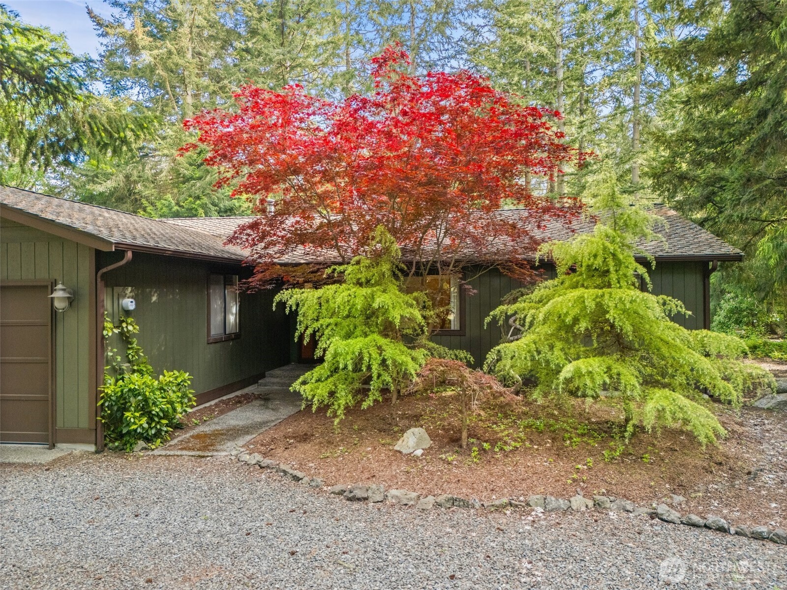 201 Pinecrest Drive
