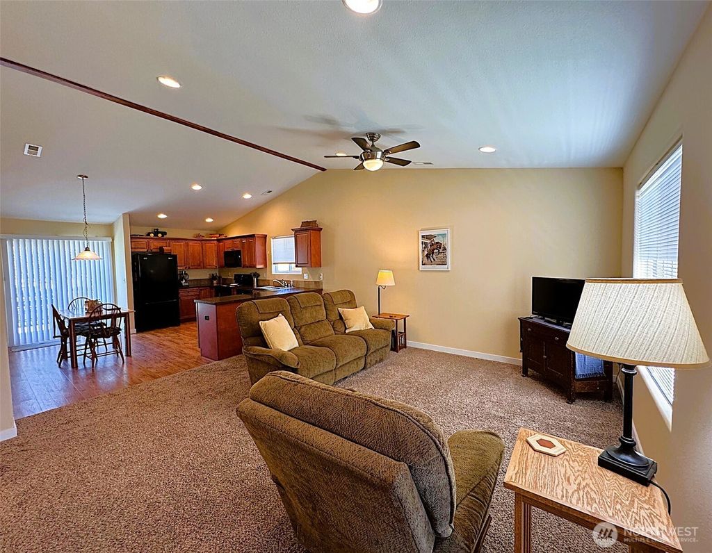 Photo of 511 S Main Street, Warden, WA 98857 (MLS # 2526382)