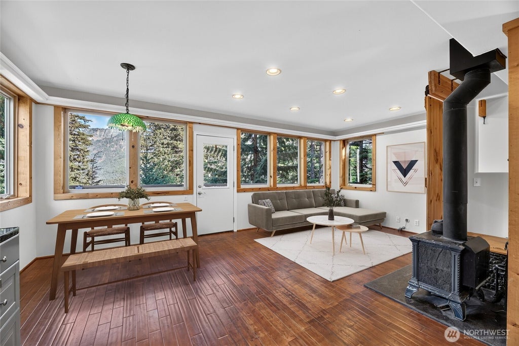 Photo of 921 Snoqualmie Drive, Snoqualmie Pass, WA 98068 (MLS # 2582668)