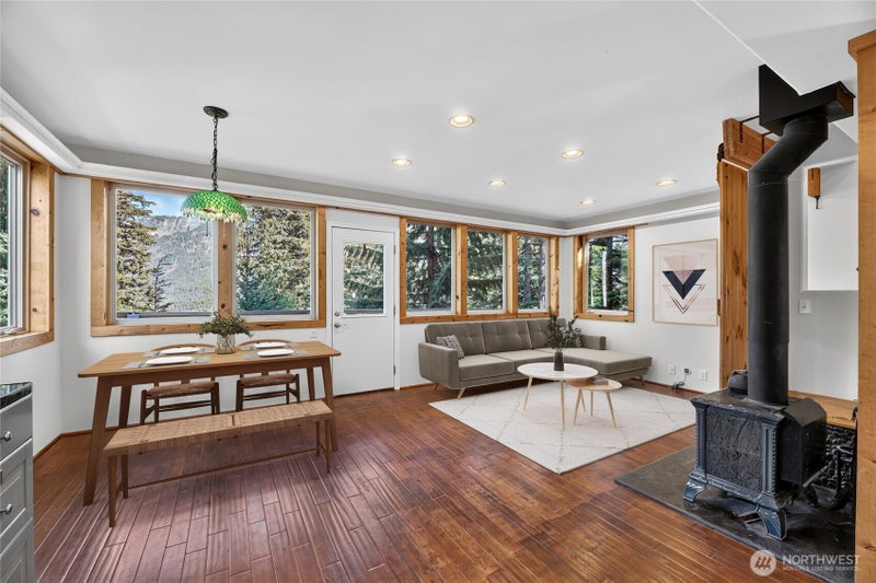 921 Snoqualmie Drive