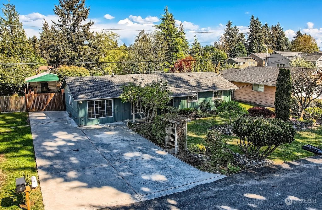 Photo of 2108 Queen Avenue NE, Renton, WA 98056 (MLS # 2232646)
