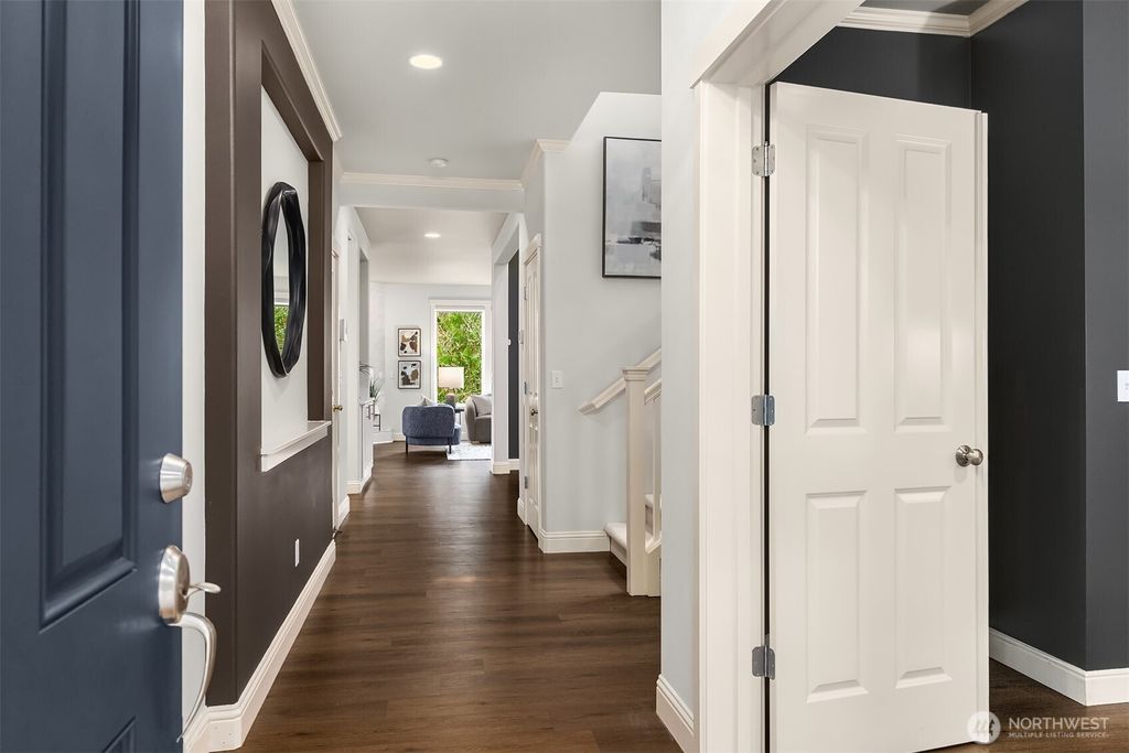 Photo of 920 Big Tree Drive NW, Issaquah, WA 98027 (MLS # 2457318)