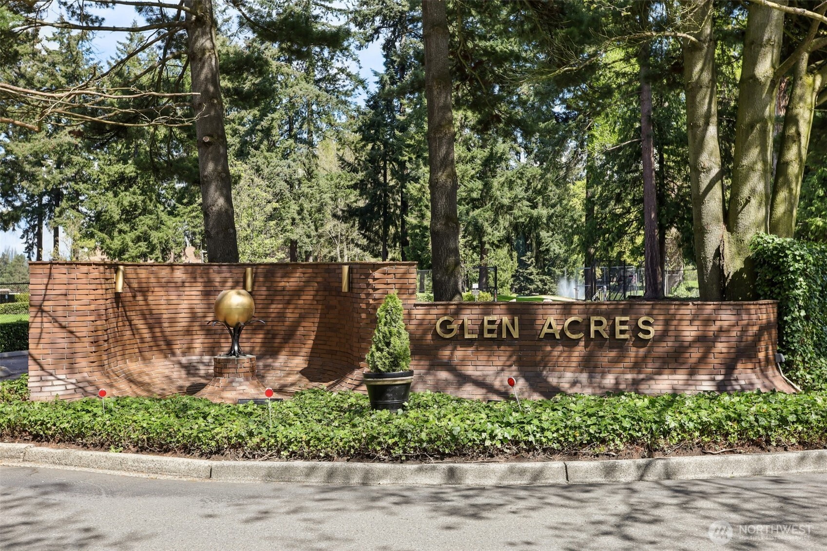 10915 Glen Acres Drive S 21A