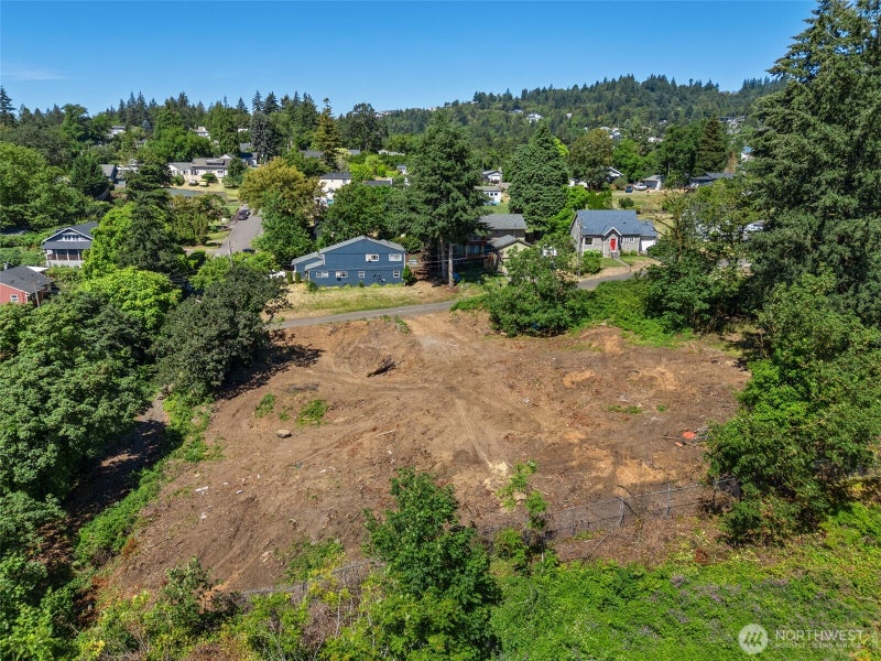 512 NW Elm Street