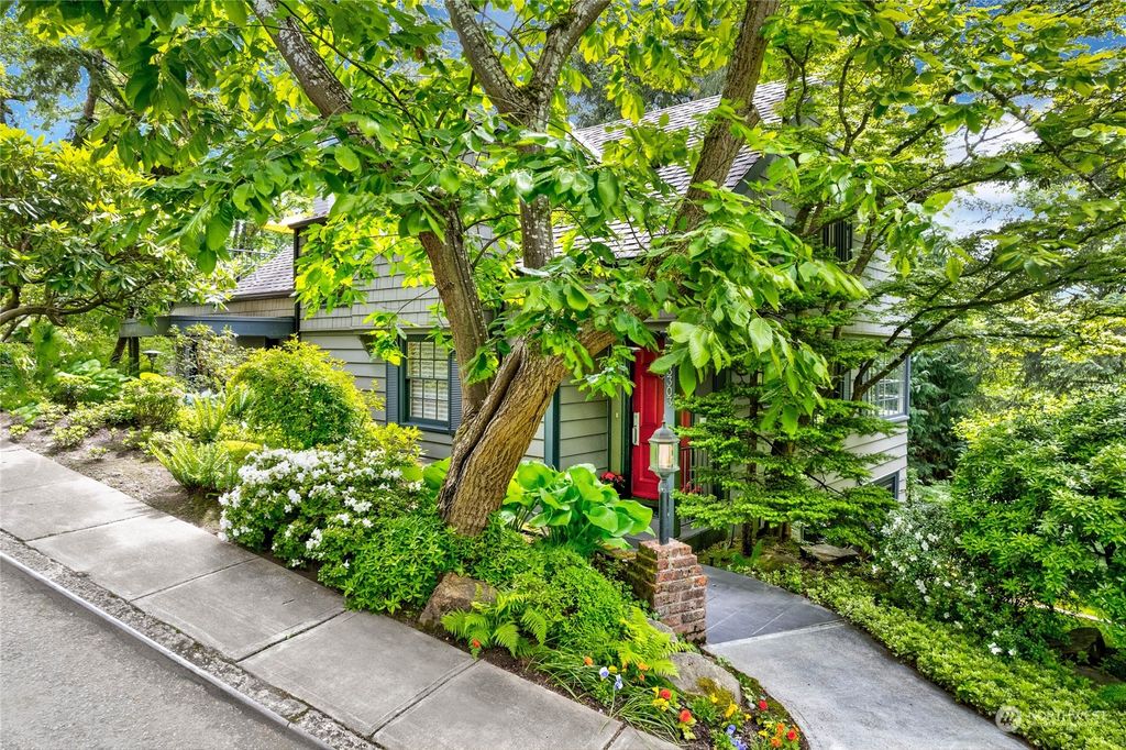 Photo of 3303 E Ford Place, Seattle, WA 98112 (MLS # 2247197)
