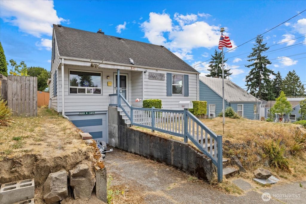 Photo of 347 NW 52nd Street, Seattle, WA 98107 (MLS # 2421066)