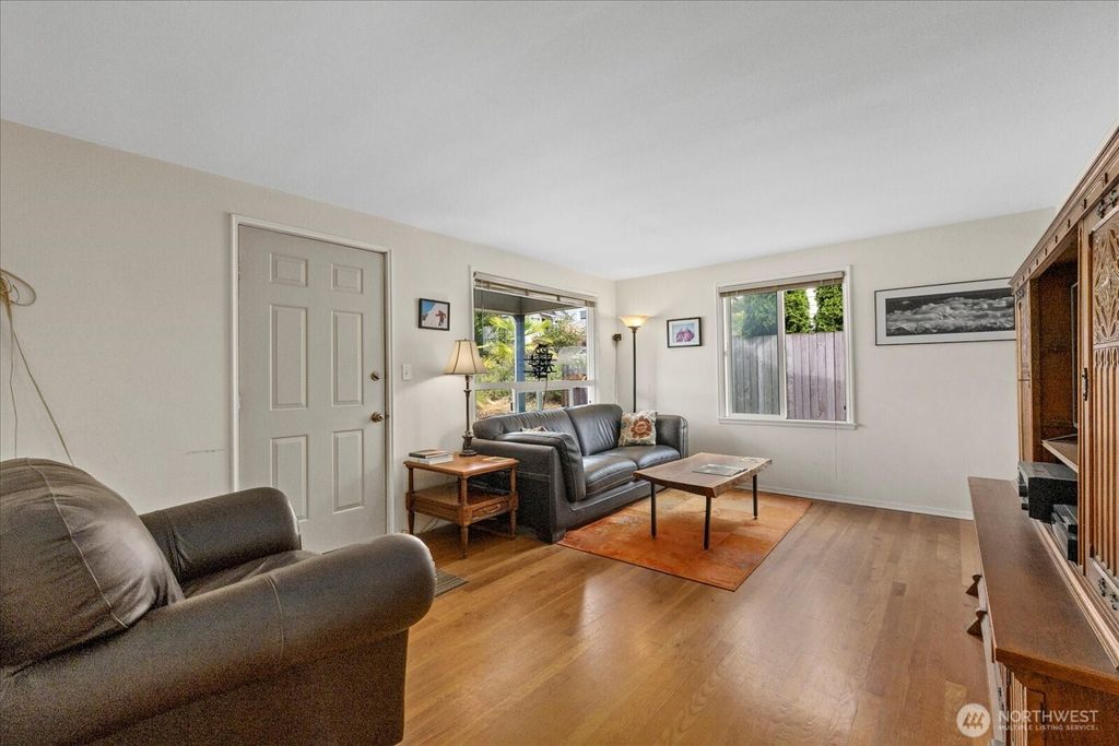 Photo of 347 NW 52nd Street, Seattle, WA 98107 (MLS # 2421066)