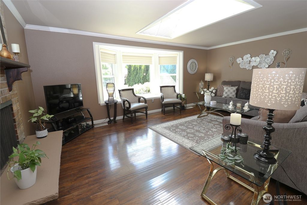 Photo of 604 23rd Street NW, Puyallup, WA 98371 (MLS # 2529358)