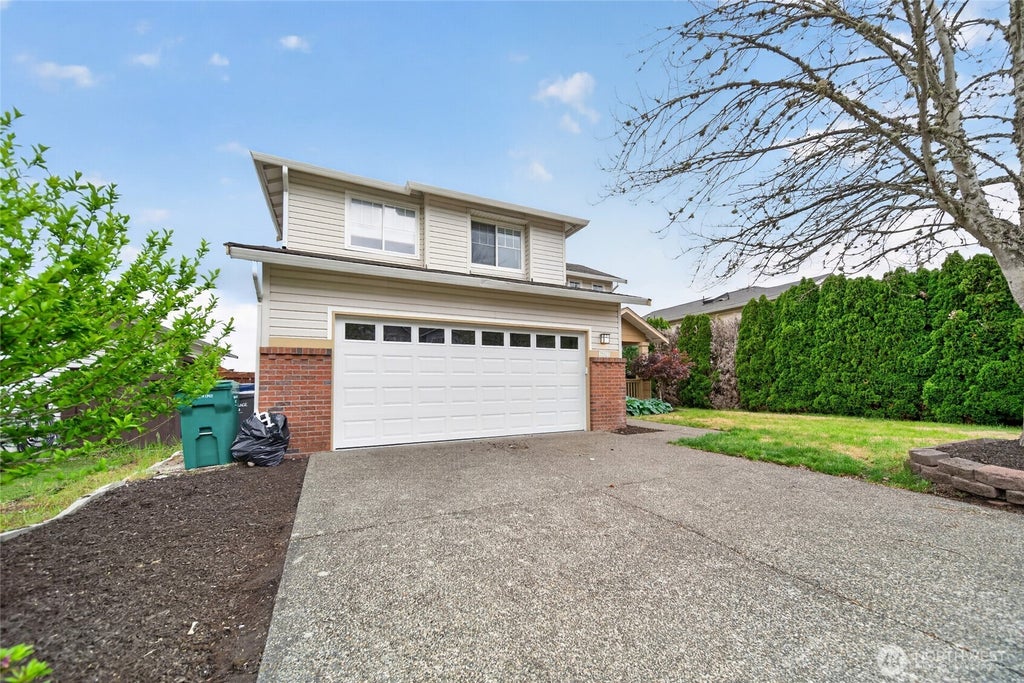 Photo of 2807 V Court SE, Auburn, WA 98002 (MLS # 2579659)