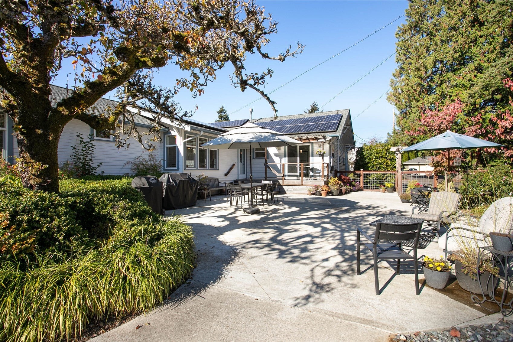 3021 Cedarwood Avenue