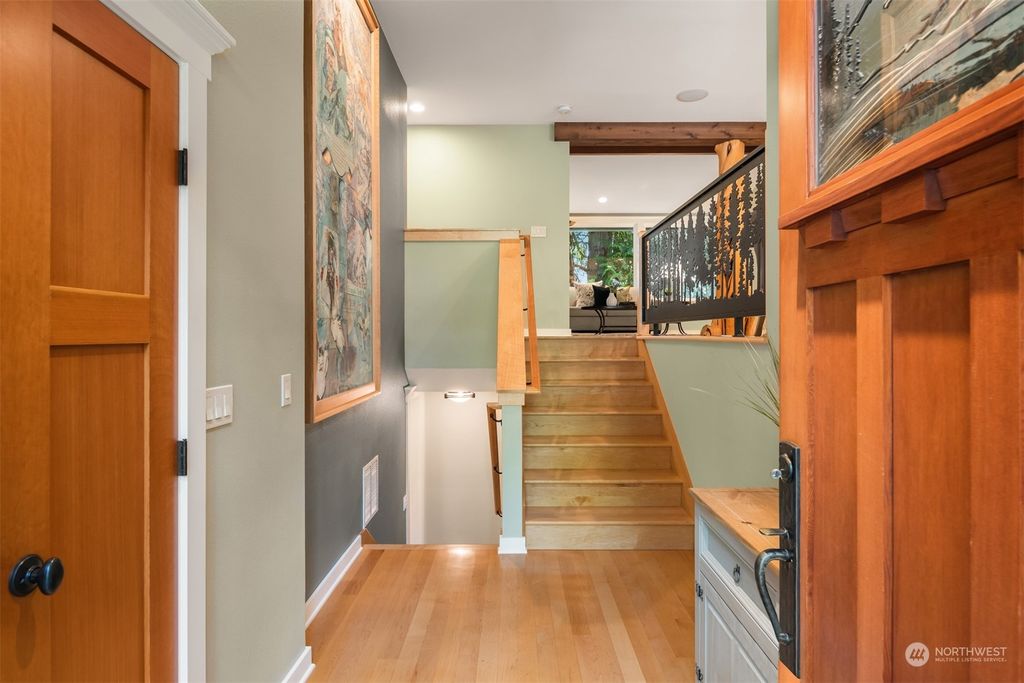 Photo of 10528 115th Place NE, Kirkland, WA 98033 (MLS # 2136980)