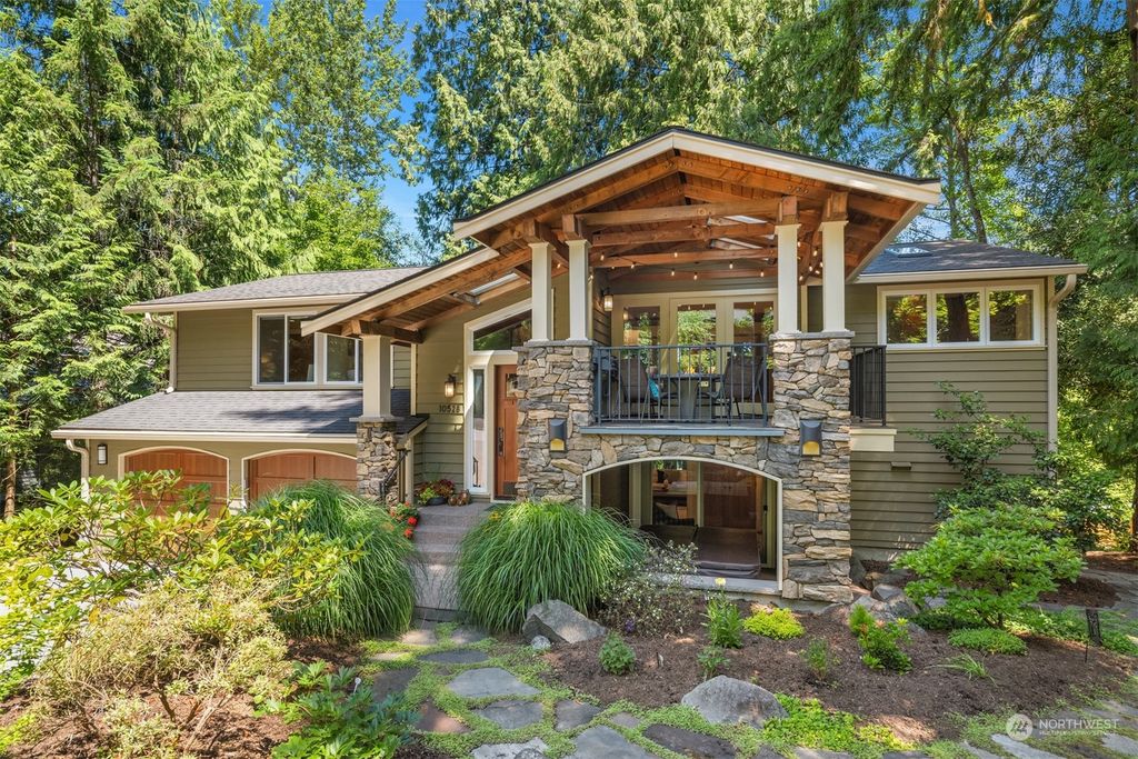 Photo of 10528 115th Place NE, Kirkland, WA 98033 (MLS # 2136980)