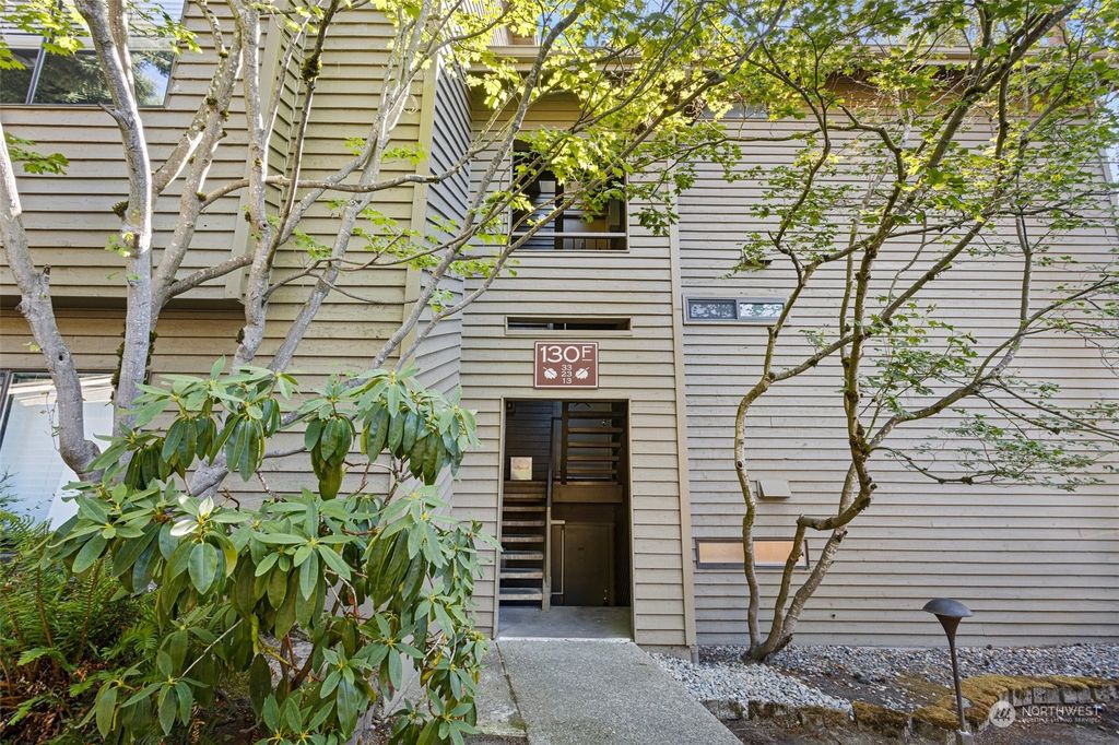 Photo of 130 SW 116th Street #F13, Seattle, WA 98146 (MLS # 2243285)