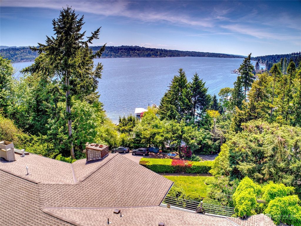 Photo of 4260 E Mercer Way, Mercer Island, WA 98040 (MLS # 2273931)