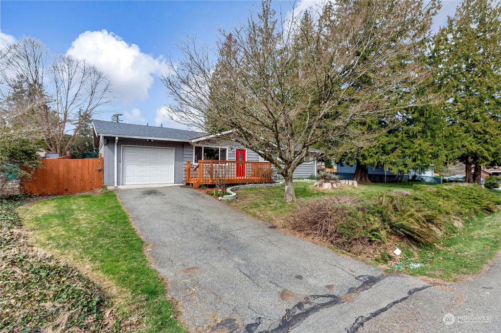 Photo of 23226 38th Place W, Brier, WA 98036 (MLS # 2049405)