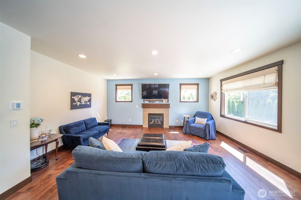 Photo of 14426 40th Avenue W, Lynnwood, WA 98087 (MLS # 2544912)