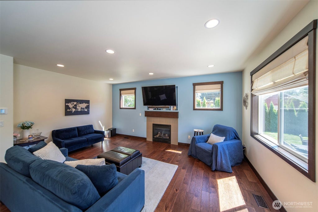 Photo of 14426 40th Avenue W, Lynnwood, WA 98087 (MLS # 2544912)