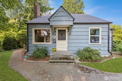 Photo of 3716 Oakes Avenue, Everett, WA 98201 (MLS # 2566221)