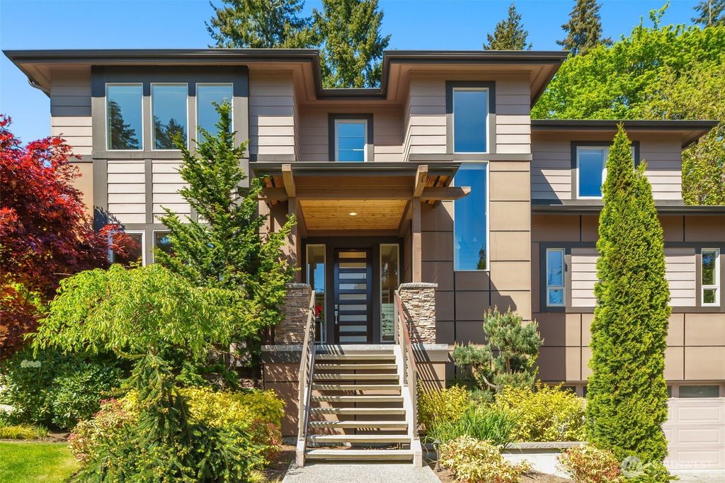 Photo of 11222 116th Place NE #L4, Kirkland, WA 98033 (MLS # 2515731)