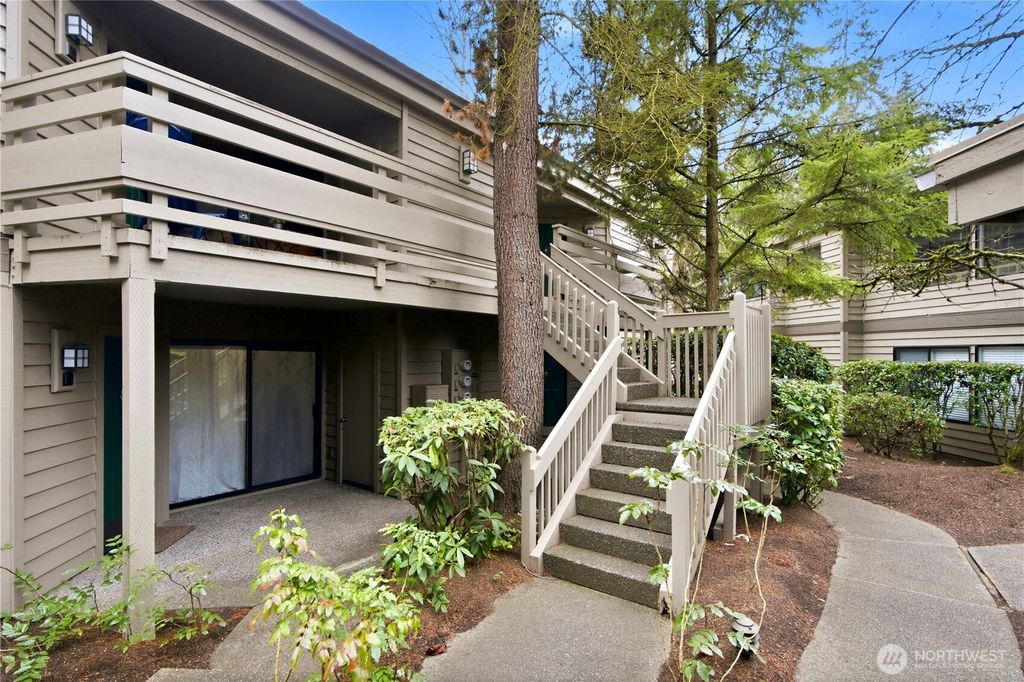 Photo of 1354 Bellevue Way NE #4, Bellevue, WA 98004 (MLS # 2486781)