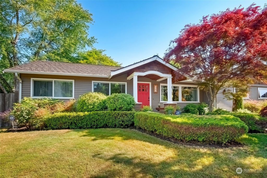 Photo of 7107 193rd Place SW, Lynnwood, WA 98036 (MLS # 2125949)