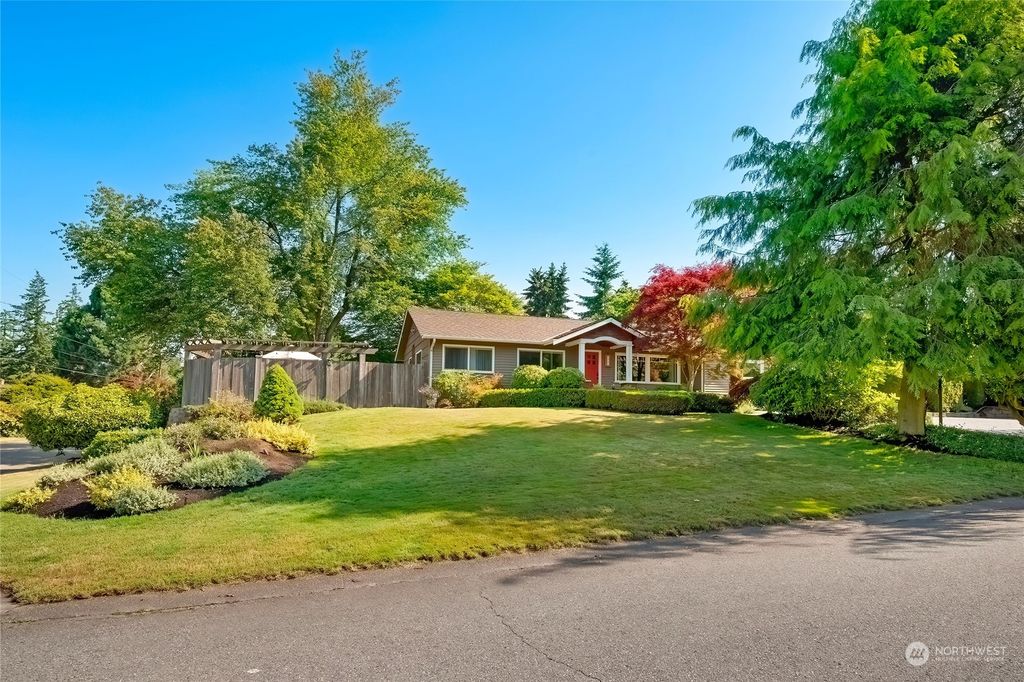 Photo of 7107 193rd Place SW, Lynnwood, WA 98036 (MLS # 2125949)