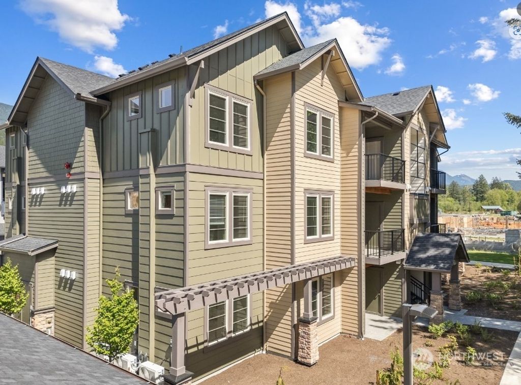 Photo of 1970 SE 12th Court #102, North Bend, WA 98045 (MLS # 2256734)