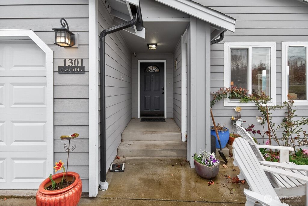 Photo of 1301 Cascadia Drive, Sedro Woolley, WA 98284 (MLS # 2492480)