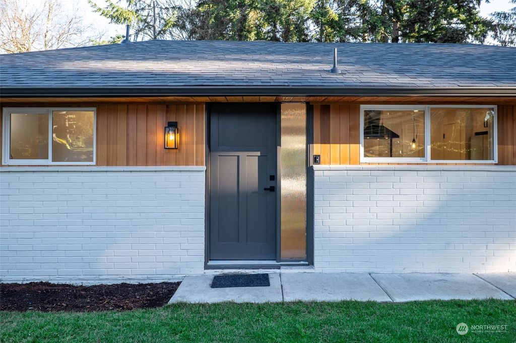 Photo of 16534 Ashworth Avenue N, Shoreline, WA 98133 (MLS # 2185740)
