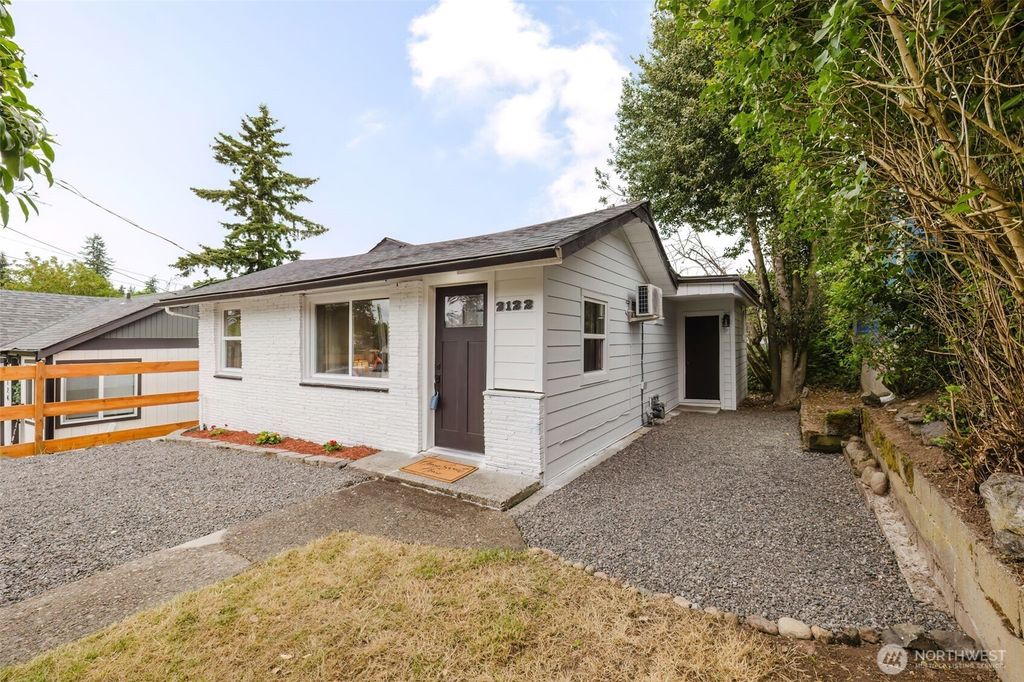 Photo of 2122 15th Street, Bremerton, WA 98312 (MLS # 2523256)