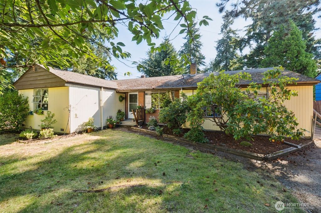 Photo of 14810 Corliss Avenue N, Shoreline, WA 98133 (MLS # 2421613)