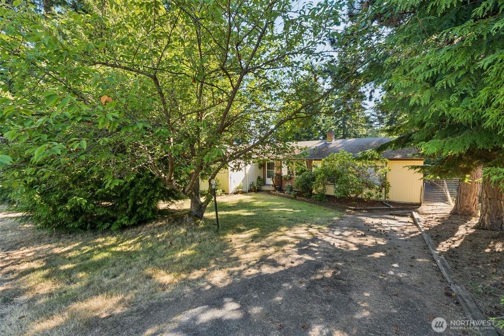 Photo of 14810 Corliss Avenue N, Shoreline, WA 98133 (MLS # 2421613)
