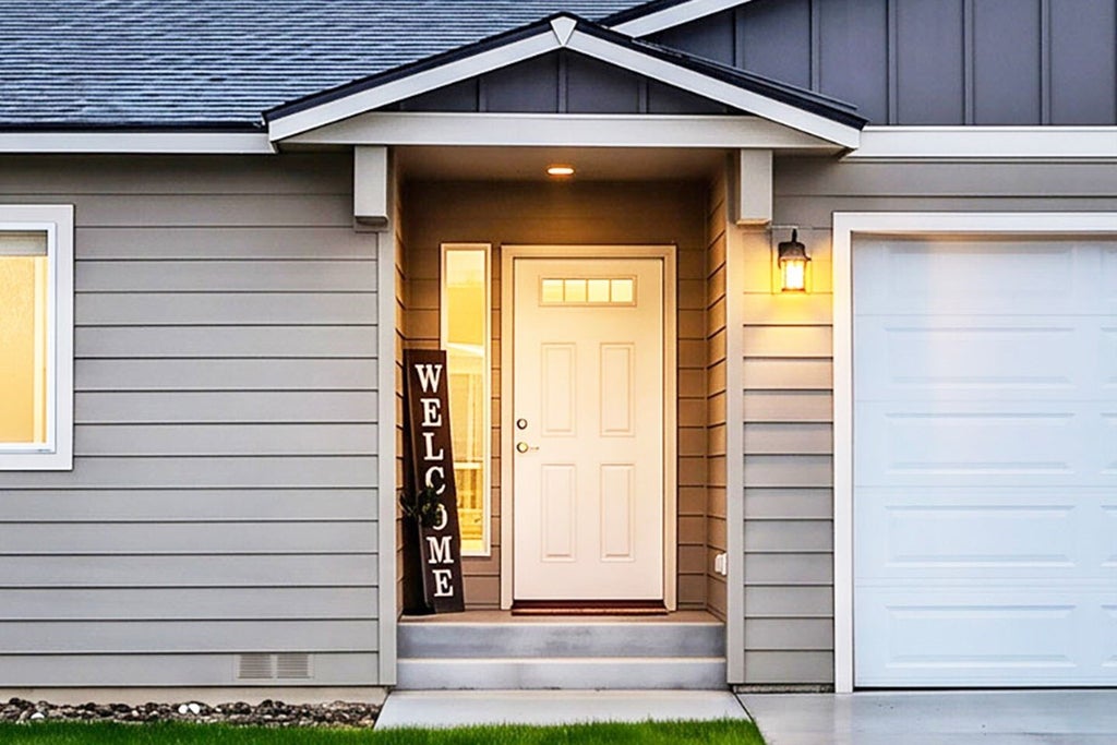 Photo of 2450 3rd Street SE, East Wenatchee, WA 98802 (MLS # 2598865)