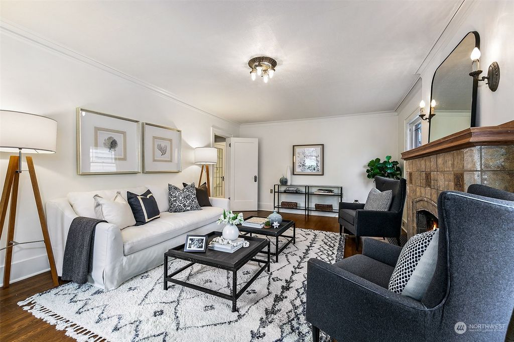 Photo of 6236 33rd Avenue NE, Seattle, WA 98115 (MLS # 2035812)