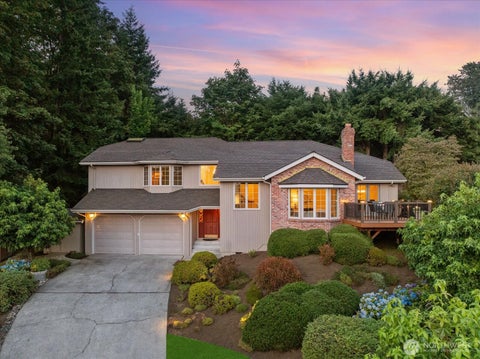 Photo of 5204 137th Place SE, Bellevue, WA 98006 (MLS # 2566568)