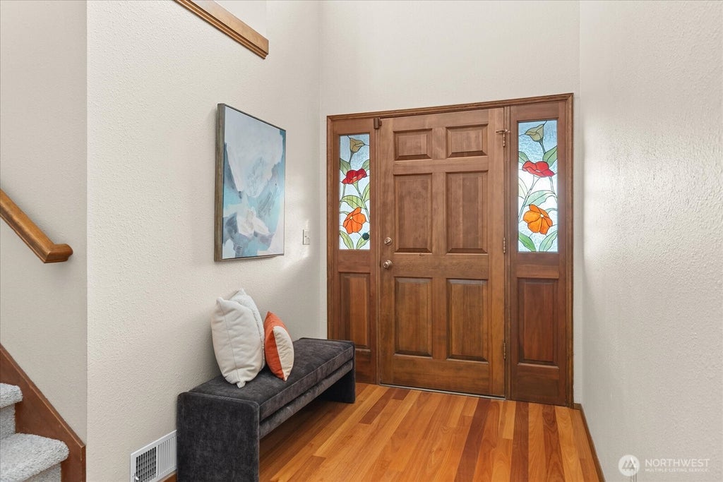 Photo of 5204 137th Place SE, Bellevue, WA 98006 (MLS # 2566568)