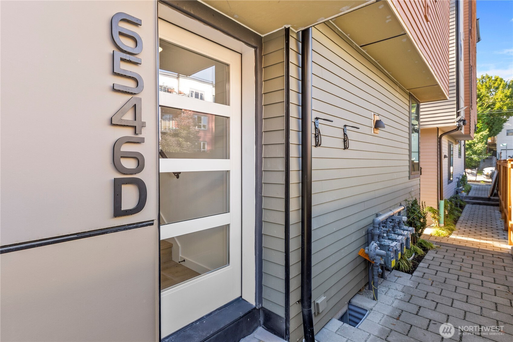 6546 Latona Avenue NE