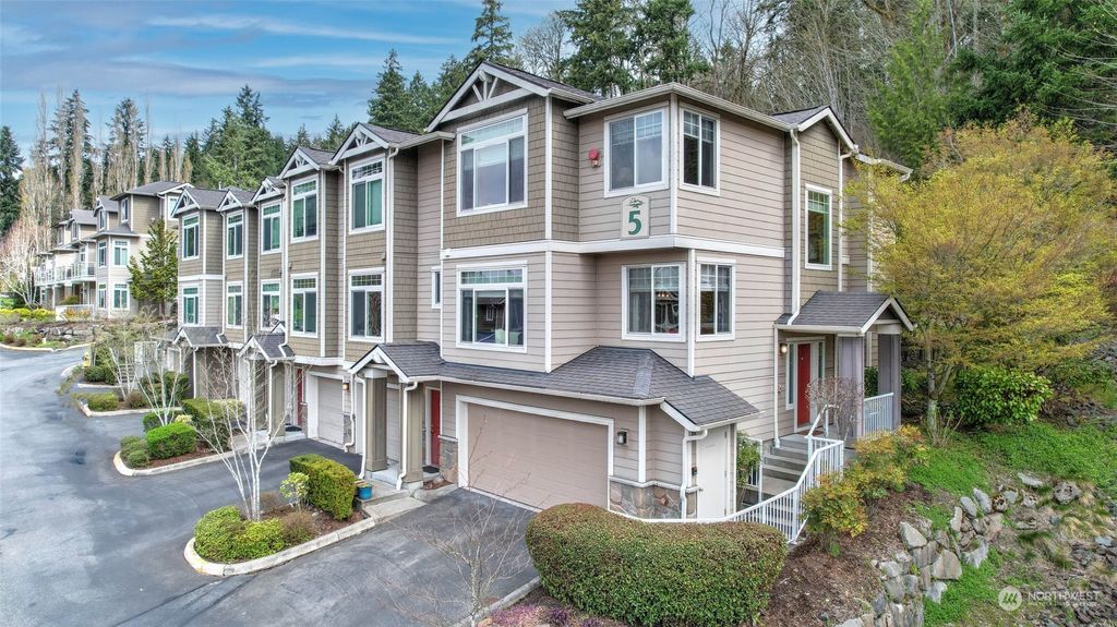 Photo of 3500 E Lake Sammamish Parkway SE #5-106, Sammamish, WA 98075 (MLS # 2059461)