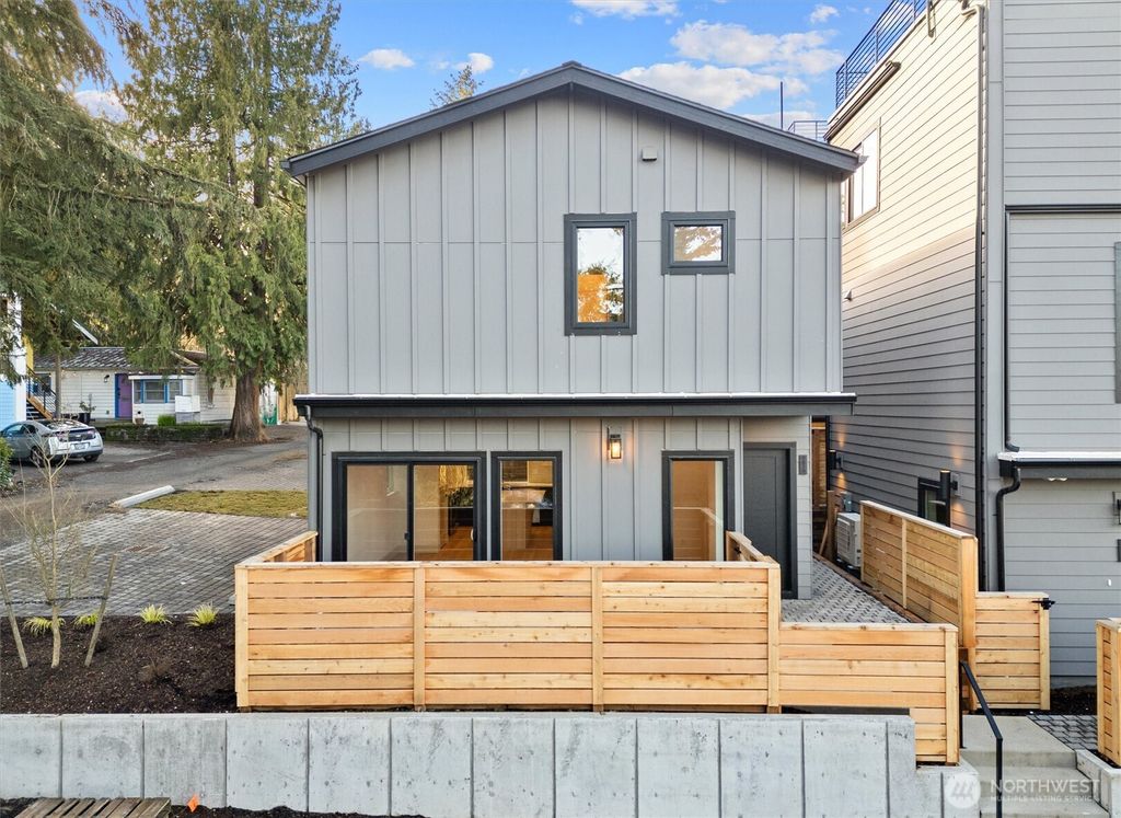 Photo of 9819 15th Avenue NE, Seattle, WA 98115 (MLS # 2367468)