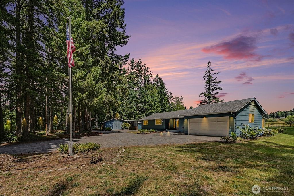Photo of 33913 4th Avenue E, Roy, WA 98580 (MLS # 2555182)