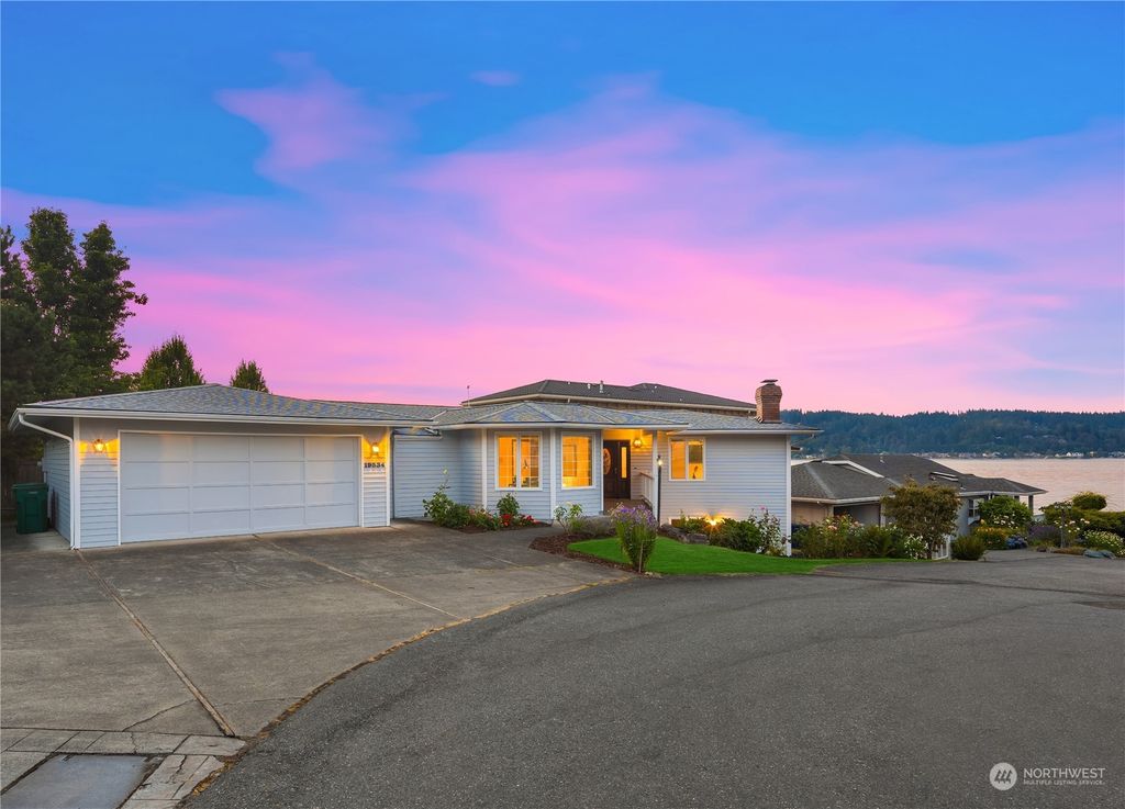 Photo of 19534 SE 51st Street, Issaquah, WA 98027 (MLS # 2072633)