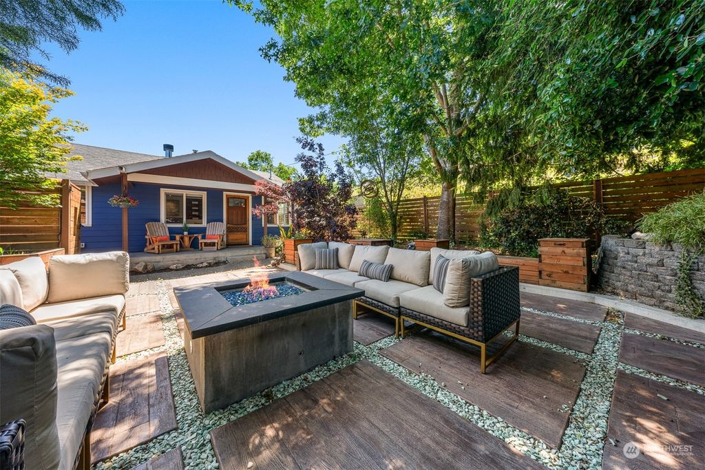 Photo of 2629 SW Holden Street, Seattle, WA 98126 (MLS # 2257216)